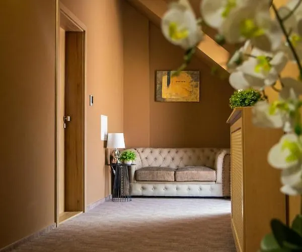 Veres Bed & Breakfast 4*